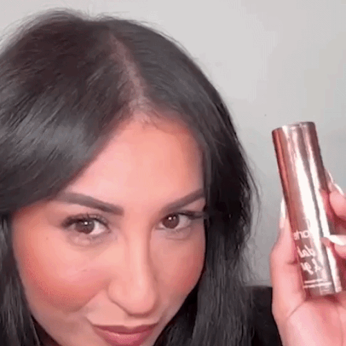HairCover hårconcealer appliceras på utväxt och gråa rötter